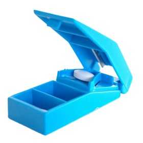 Pill Holder with Crusher and Cutter